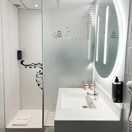 马赛老港宜必思快捷酒店 酒店 2*